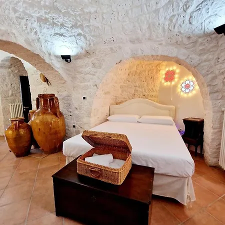 Guest house Elisa Trulliandmore - Pool And Tennis Court Martina Franca