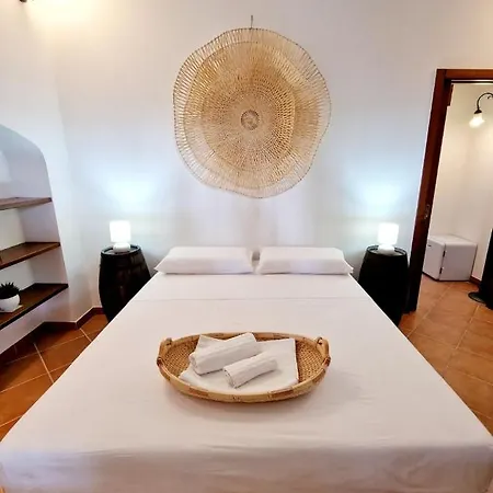 Guest house Elisa Trulliandmore - Pool And Tennis Court Martina Franca