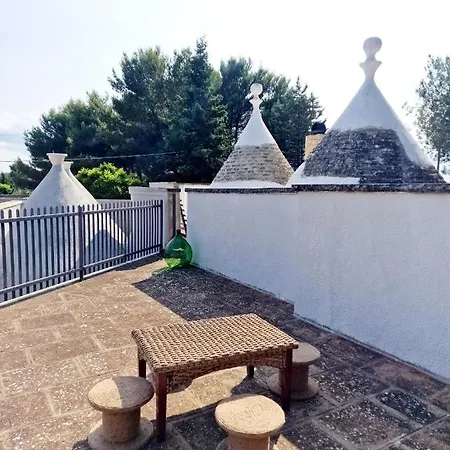 Elisa Trulliandmore - Pool And Tennis Court Guest house *