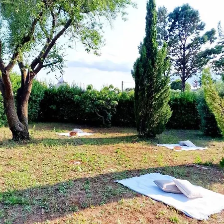 Guest house Elisa Trulliandmore - Pool And Tennis Court *